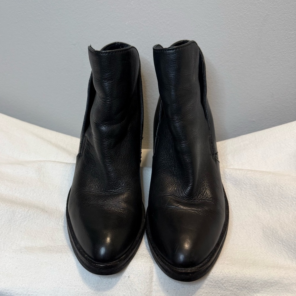 Dolce Vita Sleek Black Leather Boots